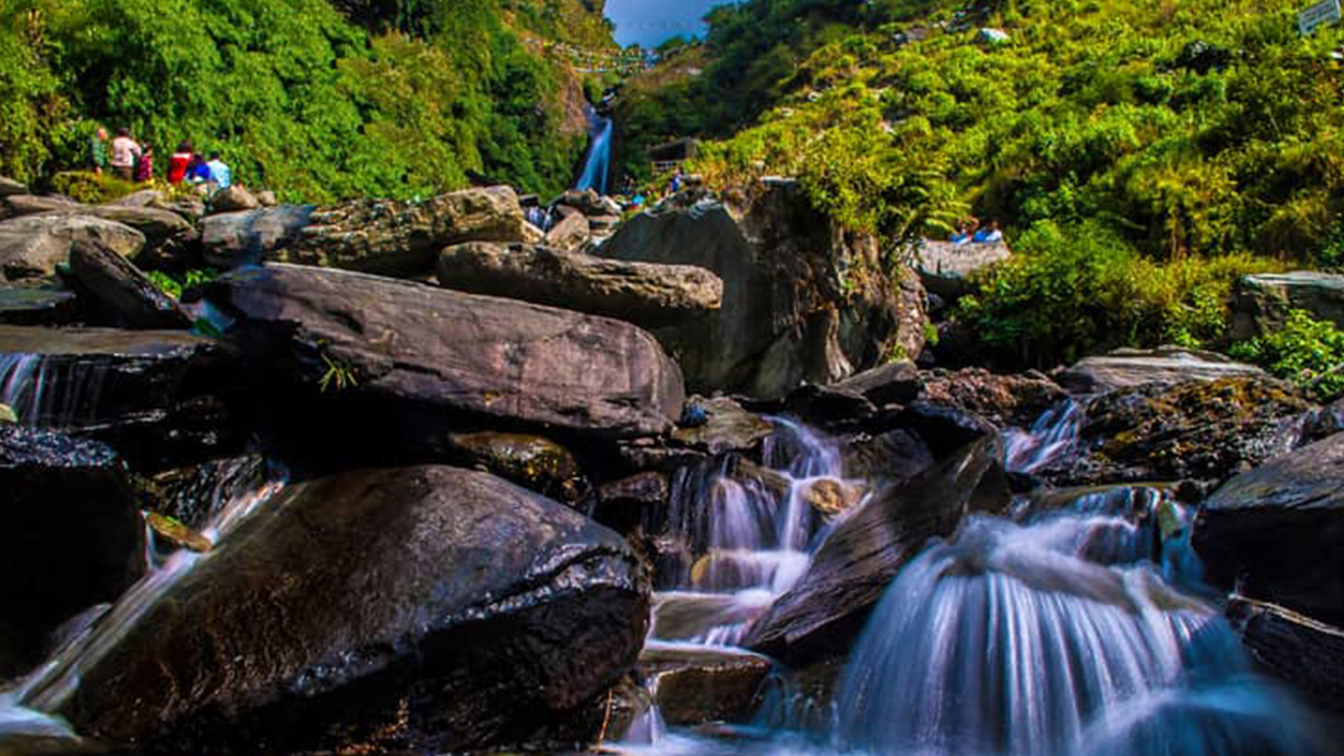 bhagsu waterfall